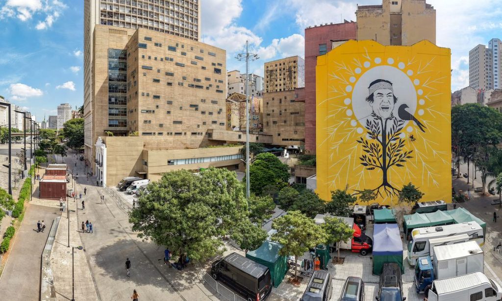 Ailton Krenak é homenageado com mural em edifício de São Paulo