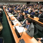 CCJ da Câmara retoma análise do fim da escala 6x1 nesta quarta