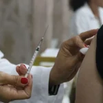 Rinovírus e Covid-19: Alerta de surto de SRAG no Brasil