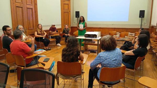 Professores de Guarulhos participam de formação no Museu da Língua Portuguesa