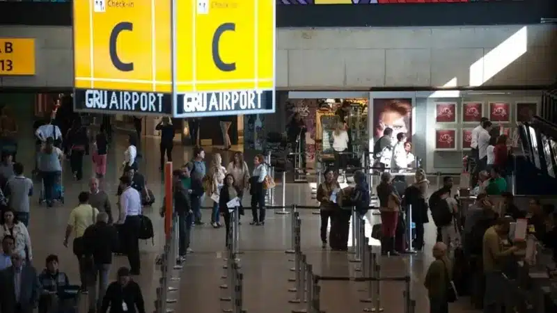 Deputadas Denunciam Caso de Racismo Durante Revista no Aeroporto de Guarulhos (SP)