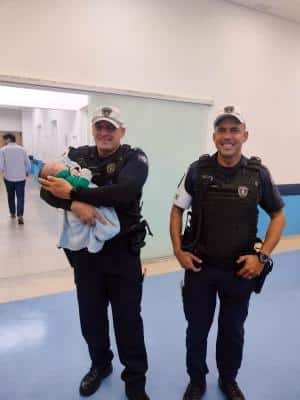 Policiamento Municipal socorre bebê engasgado e auxilia mulher em trabalho de parto