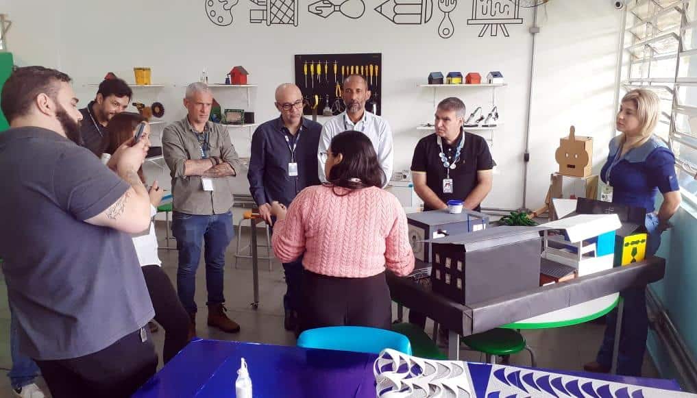 Prefeitura firma parcerias para seminário de robótica e tecnologias educacionais