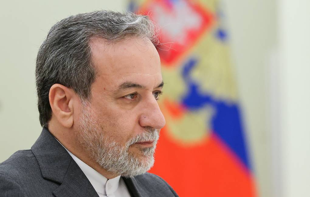 O principal diplomata do Irã descreve as relações com a Rússia como próximas e estratégicas por natureza