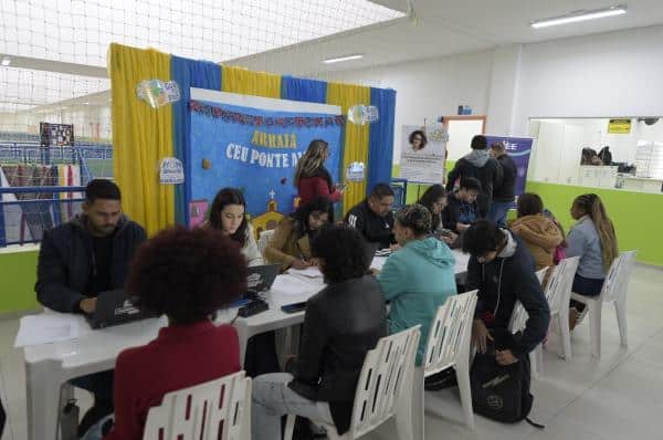 Mutirão +Estágios atrai mais de 200 jovens ao CEU Ponte Alta