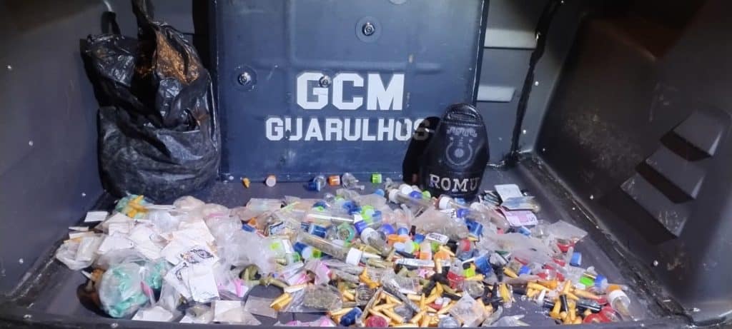 GCM prende dois traficantes com 1365 porções de entorpecentes no Jardim Toscana.