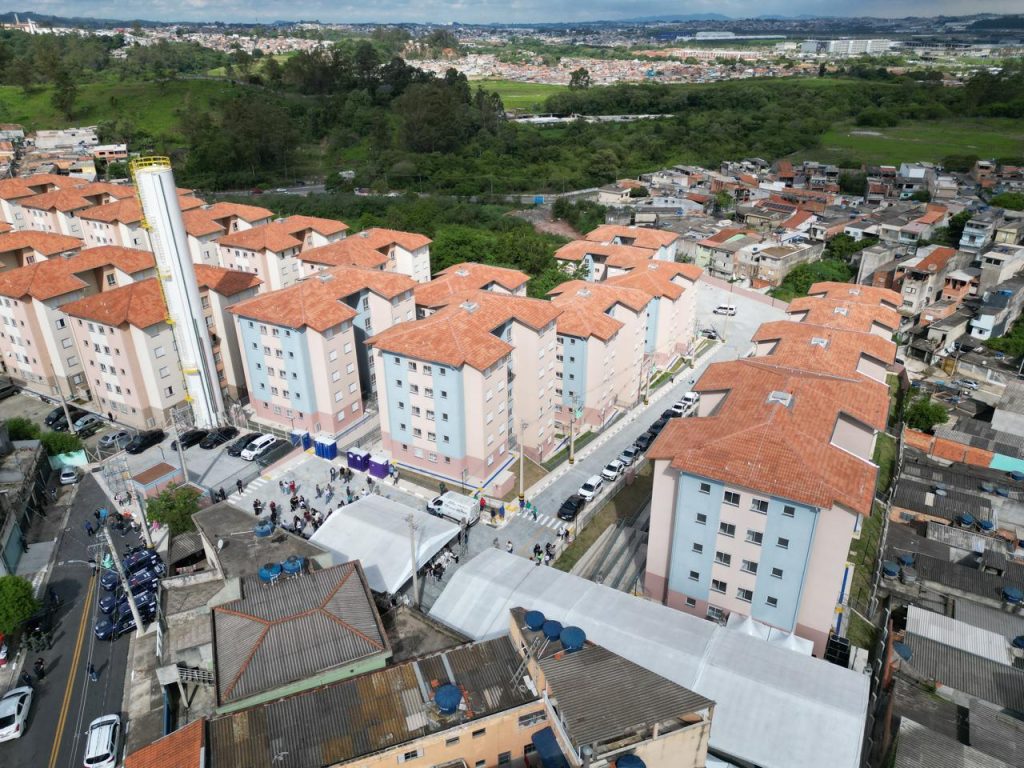 Prefeitura de Guarulhos entrega unidades do condomínio Buriti para 106 famílias em situação de vulnerabilidade social