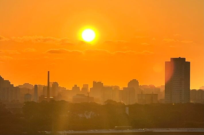 Guarulhos sob Brasas: Alerta Laranja segue até o fim do dia após Natal de calor recorde