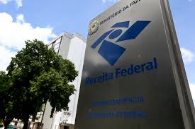 Receita Federal fiscaliza PIX de igrejas em 2026: Veja novas regras