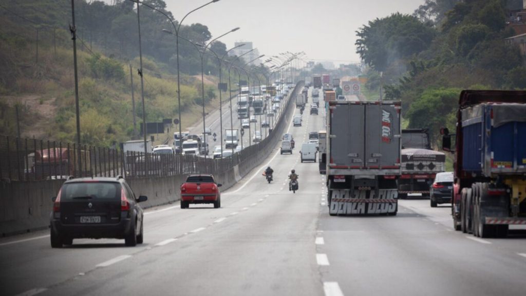 Vai viajar no Ano Novo? Confira os melhores e piores horários nas rodovias de Guarulhos