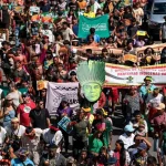 Indígenas de todo o Brasil ocupam a Esplanada dos Ministérios