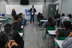 Alunos do Jardim Angélica recebem atividades do projeto Juventude na Escola