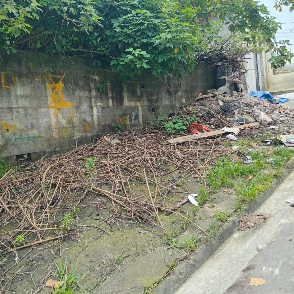 Prefeitura retira descarte irregular de vias da Vila Rio de Janeiro e de mais três bairros 1 Prefeitura retira descarte irregular de vias da Vila Rio de Janeiro e de mais três bairros